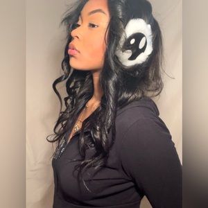 2 EAR MUFFS Polka dot cow print faux fur 
Comfy, stylish, Y2K, aesthetic